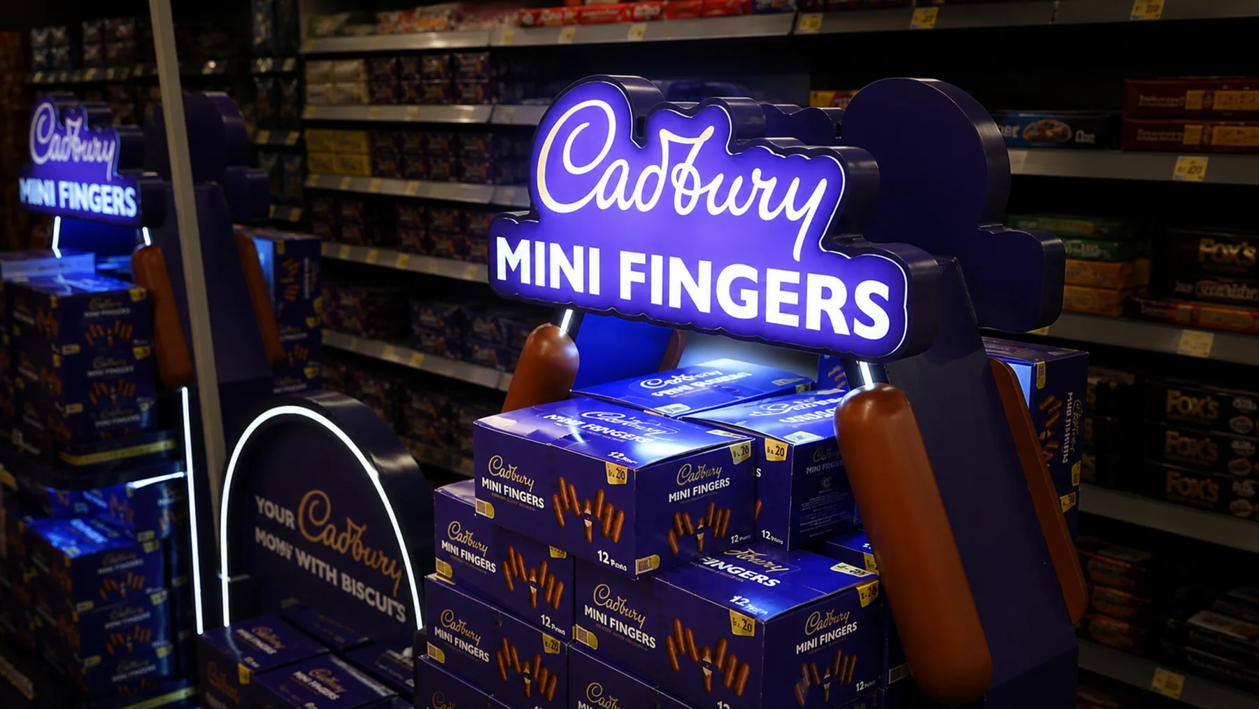 Mini Fingers freestanding block stocked in the aisle