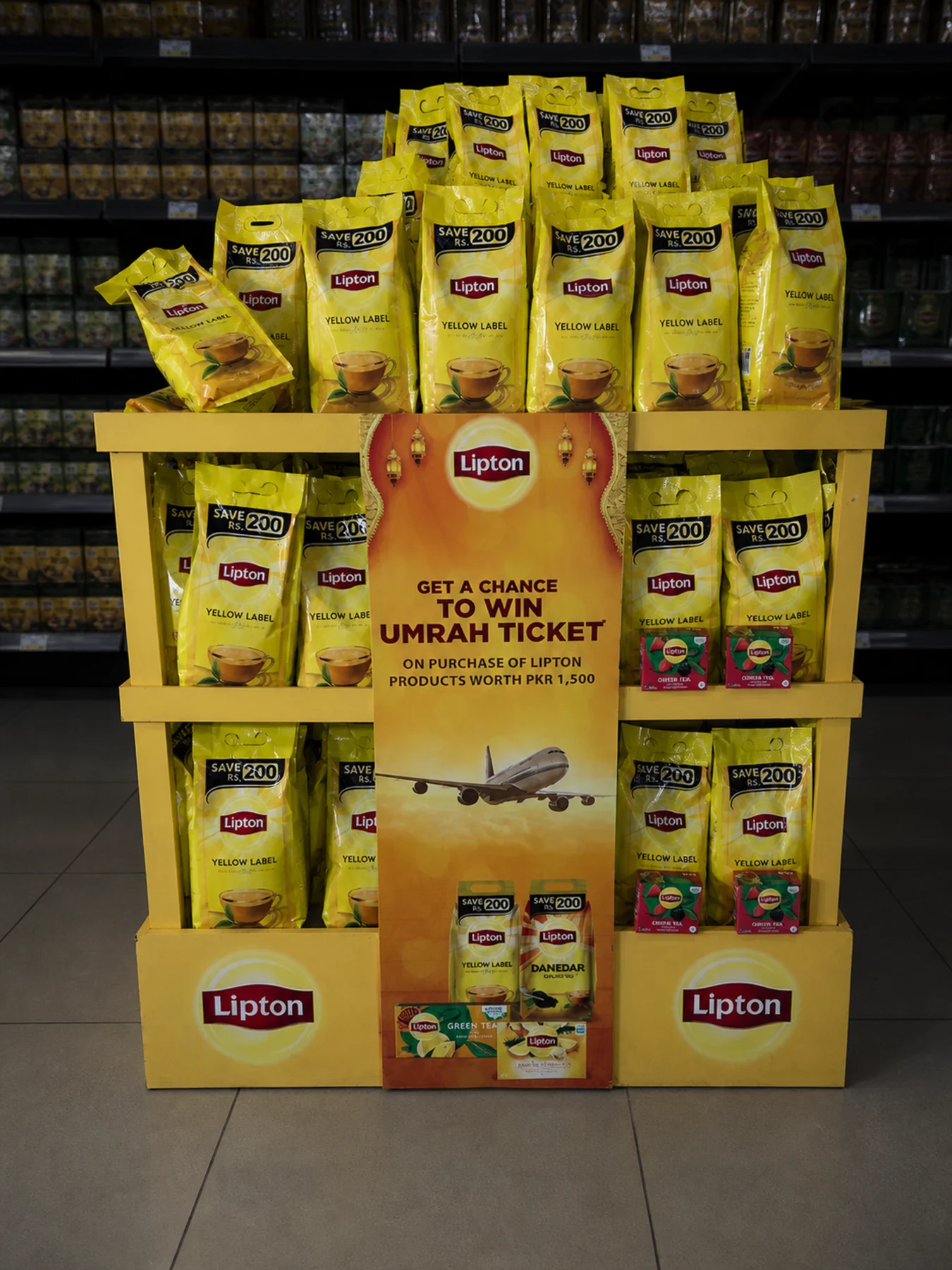 Crated Lipton product podium at Carrefour Fortress