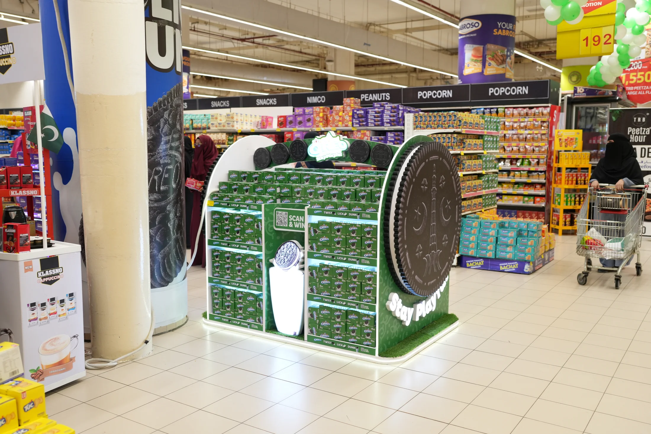 Oreo Stay Playful island installed in the supermarket biscuit category
